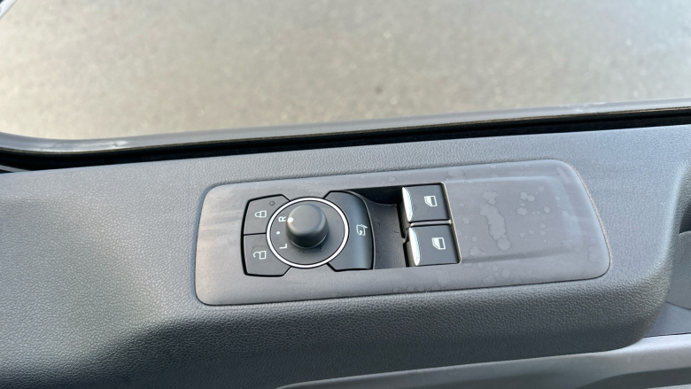 Ford Tourneo Custom 320 L1 Diesel Fwd 2.0 EcoBlue 136ps H1 Titanium 8 seater Auto